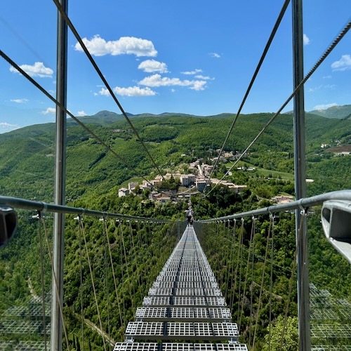 Tibetaanse hangbrug in Umbrië