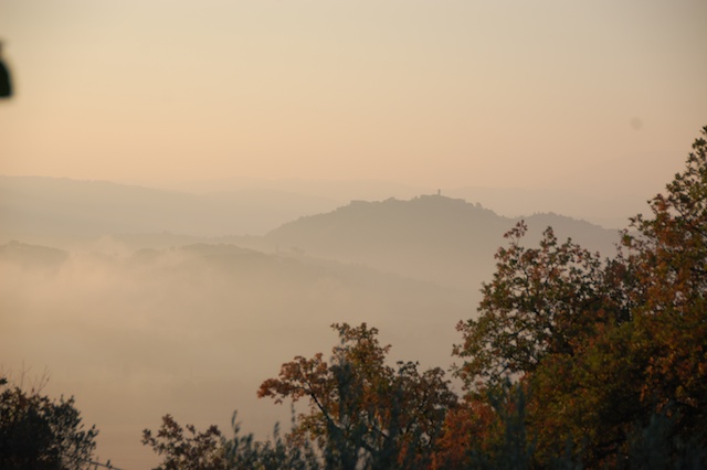 Misty December morning in Umbria