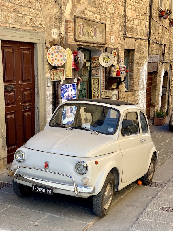 Fiat 500 in Gubbio, Umbria
