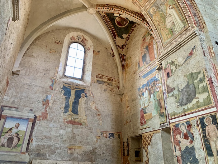 San Fortunato kerk binnen