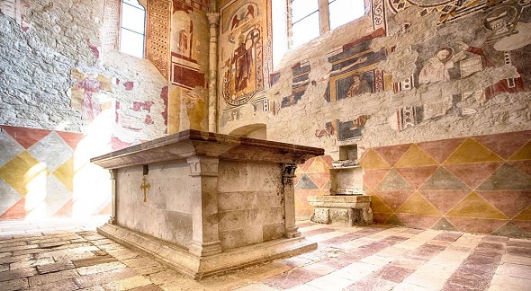 Altar in the San Bevignate church in Perugia
